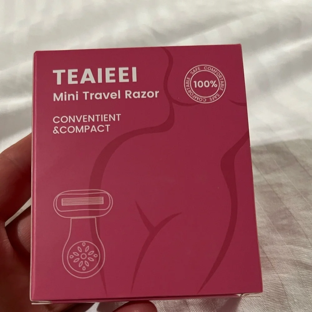 🪒Compact Portable Travel Mini Razor Case 5-Blades
